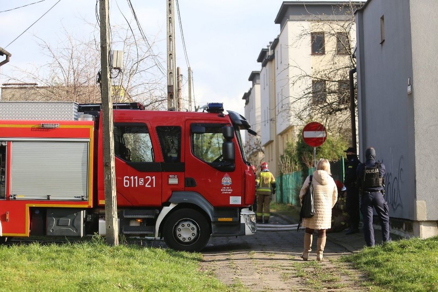 Pożar domu w Sosnowcu. Z ogniem walczyło 7 zastępów strażackich