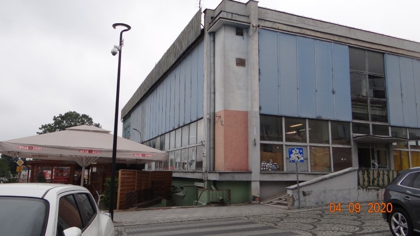 Gmina Poddębice nabyła obiekt szpecący miasto