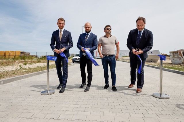 Nowa droga powstała w rejonie ul. Strefowej w Bolesławcu i została oficjalnie uruchomiona! 