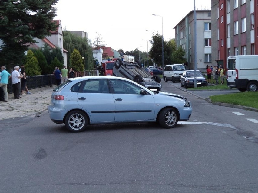 Dachowanie na ul. Małachowskiego. Policja zorganizowała objazdy