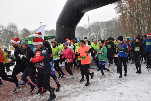 Chorą na nieznaną w Polsce chorobę Marshall Smitha zduńskowolankę można wesprzeć 10 grudnia  biorąc udział w biegu, marszu nordic walking lub kupując coś na Jarmarku Bożonarodzeniowym.