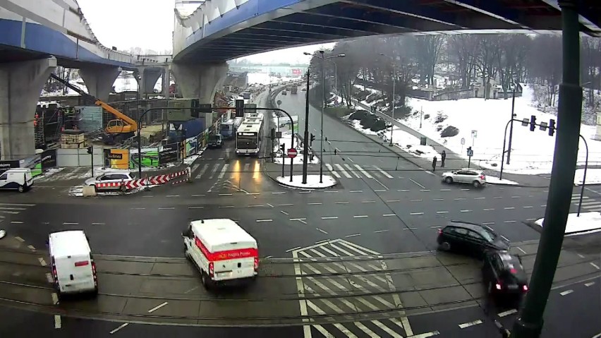Kraków. Kierowcy nagminnie łamią przepisy w tym miejscu i powodują wypadki [ZDJĘCIA, WIDEO]