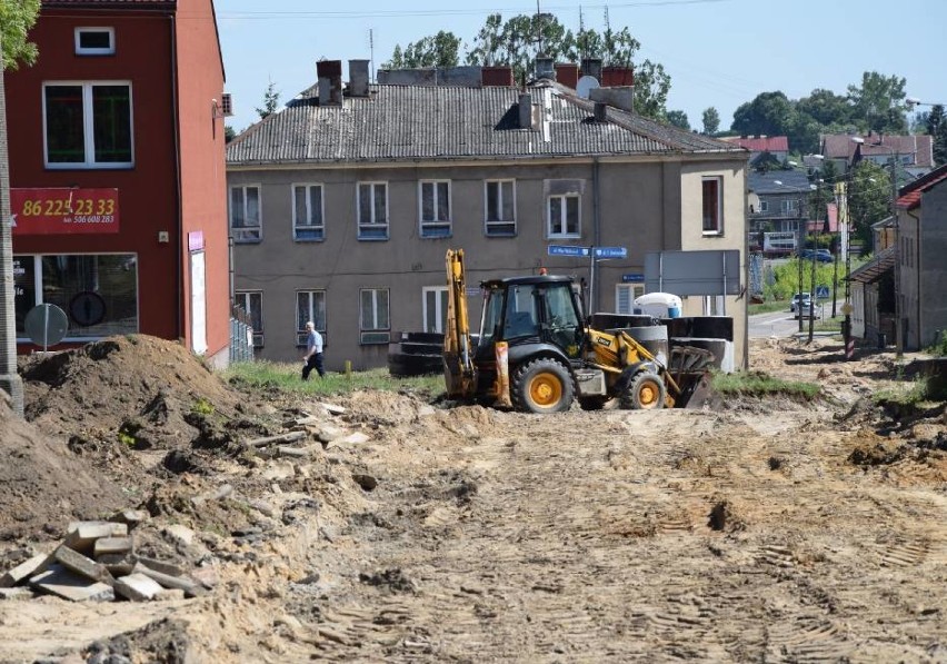 Trwa remont DK63 w samym centrum Kolna. Władze zadbały o...