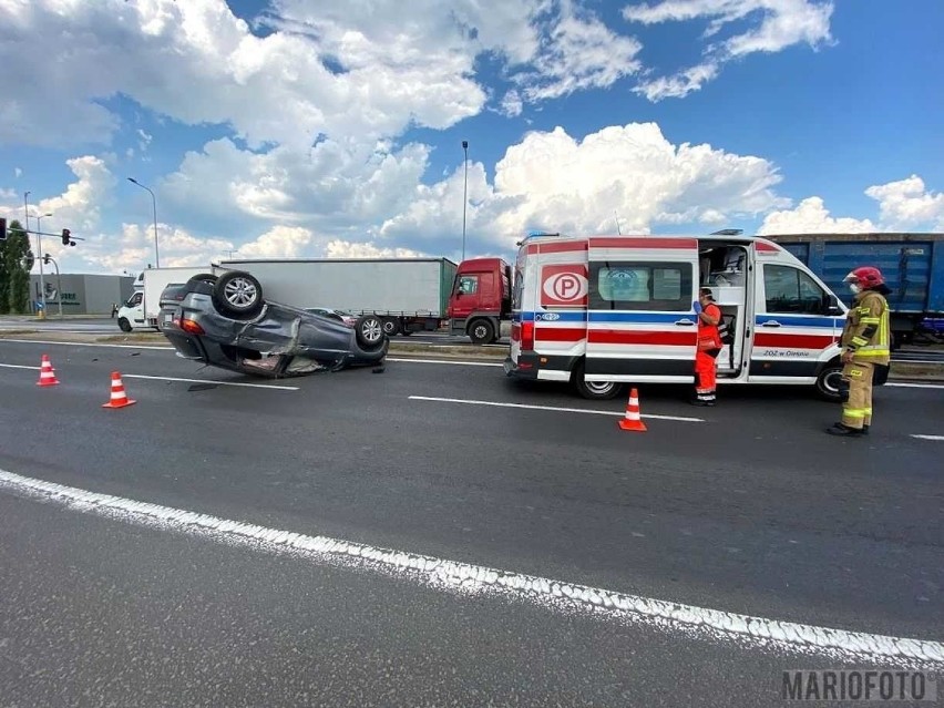 Wypadek na skrzyżowaniu ul. Oleskiej z obwodnicą w Opolu.