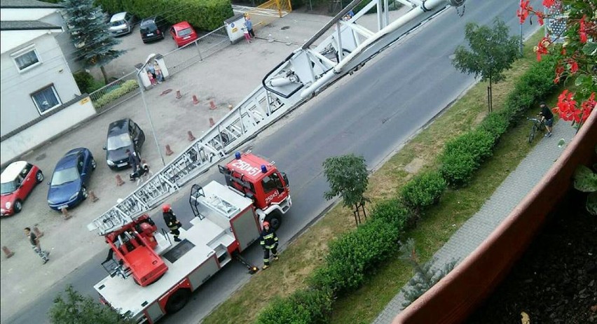 Strażacy musieli dostać się do mieszkania na 4 piętrze