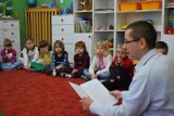 Leszno - Radny czytał dzieciom bajki