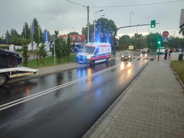 Kolizja na Zakopiańskiej. Służby na miejscu