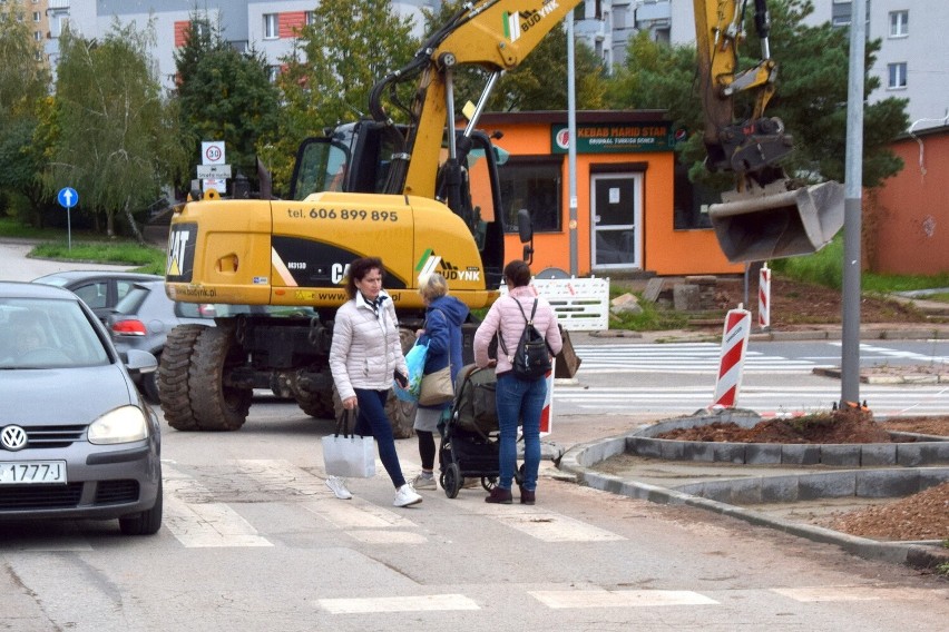 Mieszkańcy oburzeni zagrodzeniem przejścia dla pieszych na Ślichowicach w Kielcach. Zobaczcie zdjęcia 