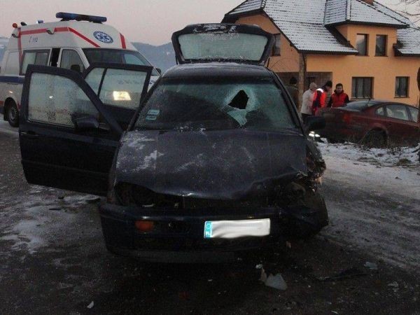 Wypadek Wronowice: zderzenie dwóch samochodów, cztery osoby ranne [ZDJĘCIA]