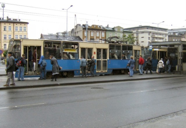 W 1881 roku w Krakowie ruszyły tramwaje konne, dając początek ...