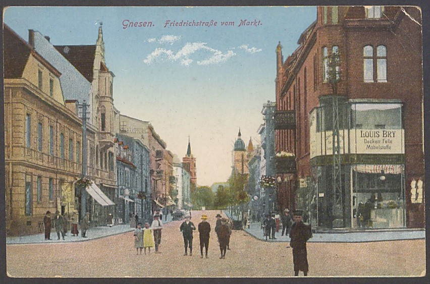Widokówka z początku XX. wieku z kamienicą Rogowskich - druga po lewej wersja kolorowa