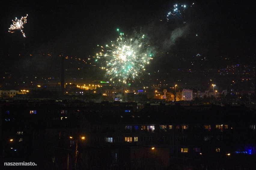 Powitanie nowego roku w Grudziądzu.O północy fajerwerki rozświetliły niebo [zdjęcia, wideo]