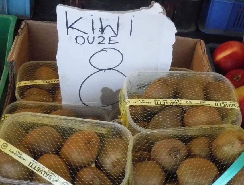 Czwartkowe zakupy na targowisku Korej w Radomiu. Zobacz ceny warzyw i owoców (ZDJĘCIA)