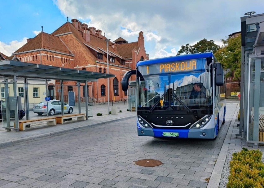 Warmia i Mazury stawiają na Yutong. Iława odebrała nowe elektryczne autobusy. ZDJĘCIA!