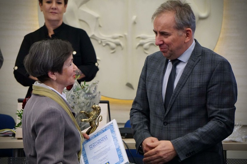 Prezes kutnowskiego hospicjum otrzymała Honorową Nagrodę...