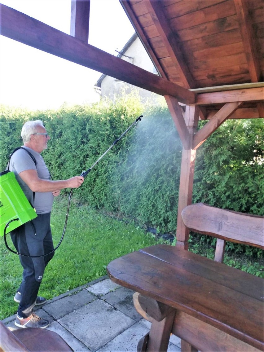 W Bogucinie Dużym, w gminie Klucze, wspólnie walczyli z koronawirusem. W efekcie każdy senior otrzymał pakiet ochronny