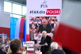 Jarosław Kaczyński w Tomaszowie. Konwencja wyborcza PiS, a na niej plan prezesa "Siedem razy tak". ZDJĘCIA
