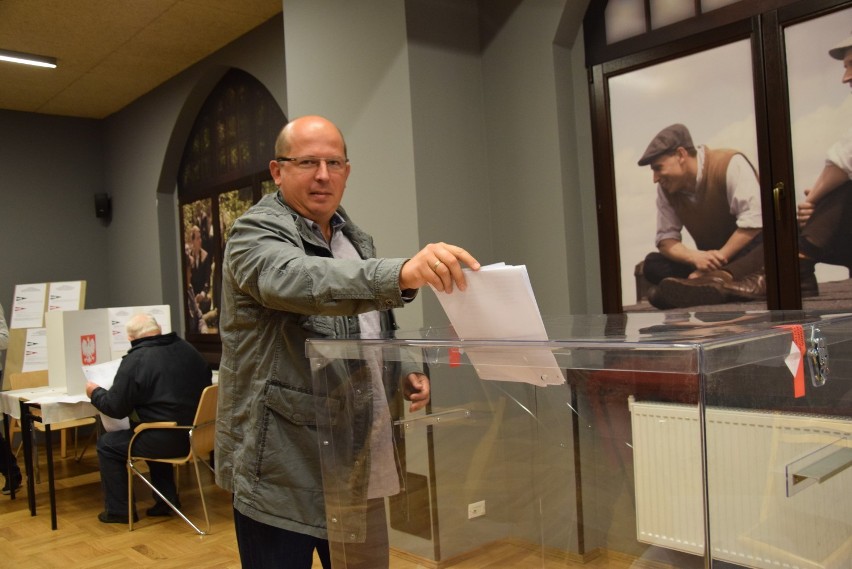 Wybory samorządowe 2018 Świętochłowice: Trwa głosowanie