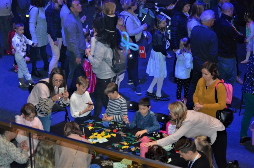 Urodzinowy bal karnawałowy dla dzieci w Gdyni ZDJĘCIA