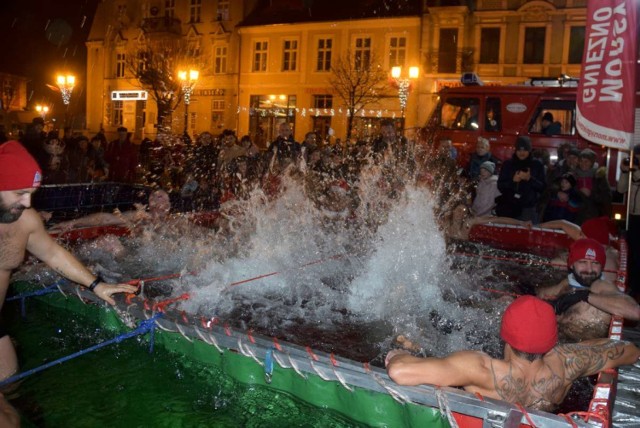 Zumba i Królewskie Morsy Gniezno na Rynku