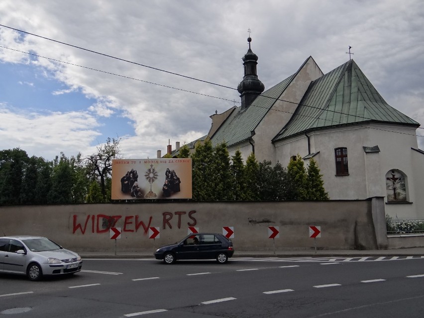 Część klasztornego muru zostanie pokryta panoramą miasta w perspektywie trójwymiarowej