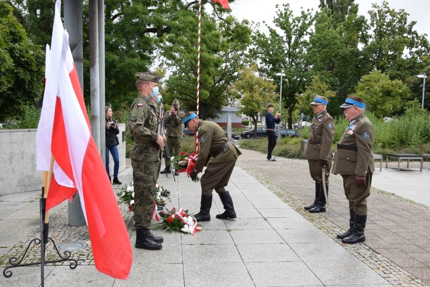 Pruszcz Gdański. Upamiętnili Dzień Sybiraka w 81. rocznicę agresji sowieckiej na Polskę |ZDJĘCIA