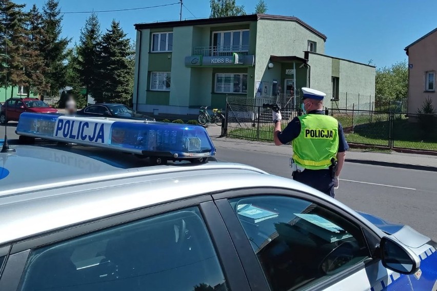 Policjanci z Lipna ukarali aż 22 kierowców mandatami. Akcja w powiecie lipnowskim 