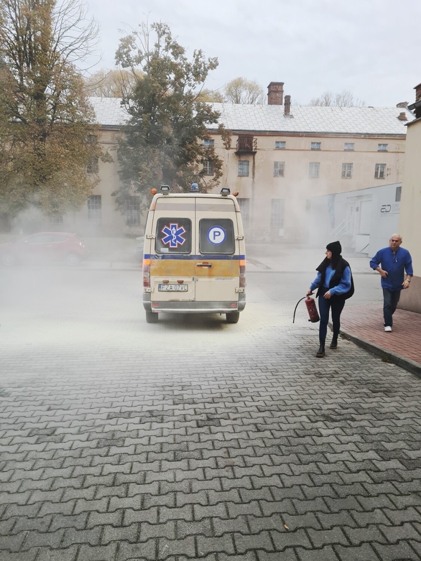 Ćwiczenia przeciwpożarowe pracowników SOR w Żarach