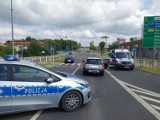 Niecodzienna sytuacja na drodze ekspertowej w Łodzi! Policja zatrzymuje starszego rowerzystę. Powód? Wyruszał w podróż do domu w... Rybniku!