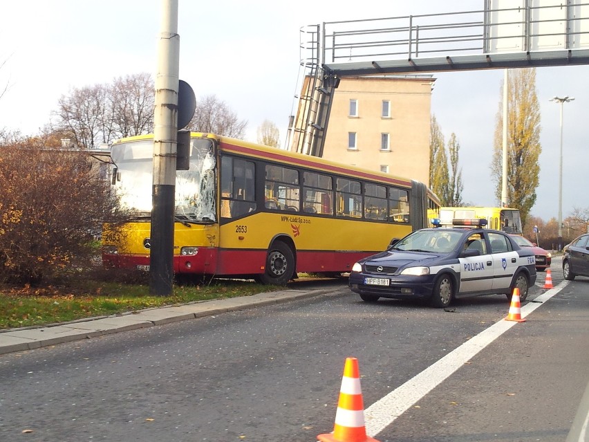 Wypadek autobusu na Bandurskiego w Łodzi.