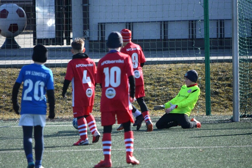 Młodzi piłkarze Akademii Piłkarskiej Oborniki szkolą swoje umiejętności