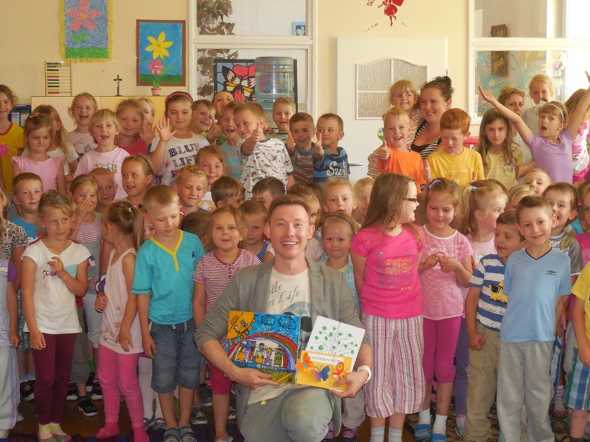 Rafał Mohr odwiedził przedszkolaki z Bytowa