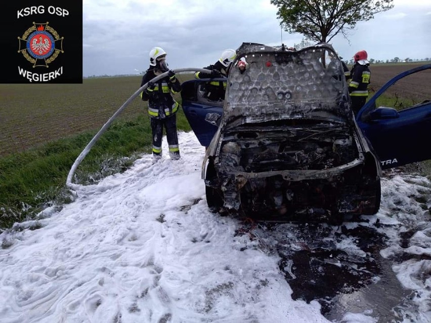 Września: Samochód zapalił się w trakcie jazdy - kierowca opla astry zdążył opuścić auto!