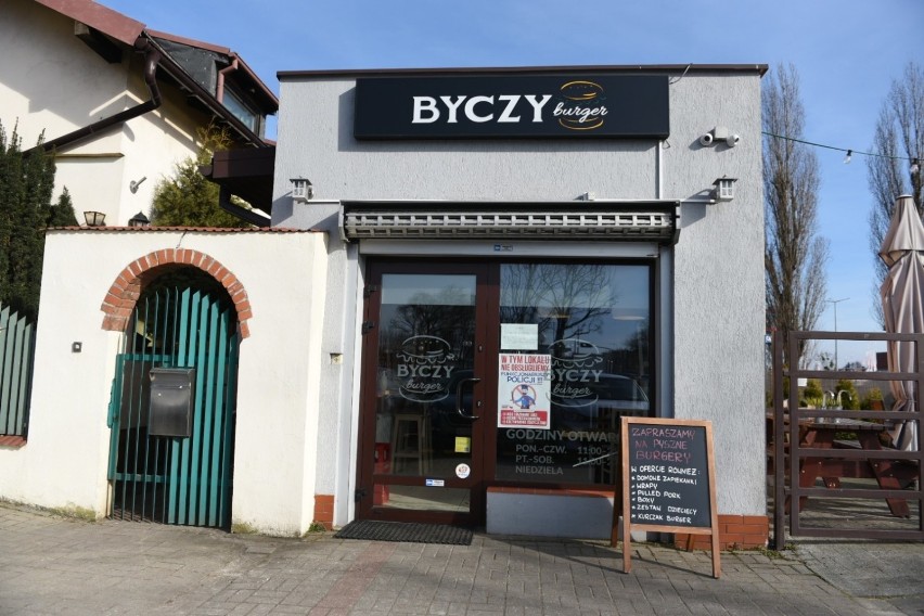 Na drzwiach restauracji Byczy Burger w Toruniu pojawił się...