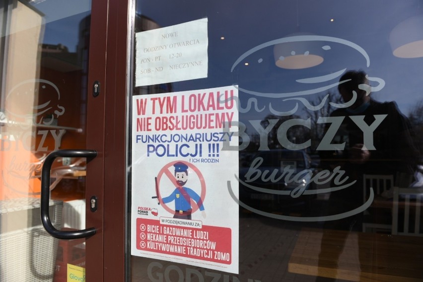 Na drzwiach restauracji Byczy Burger w Toruniu pojawił się...