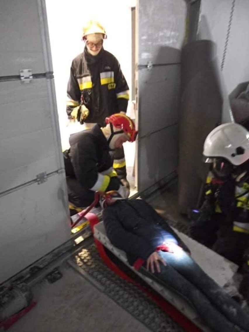 Pożar zakładu produkcji łodzi w Liniewie. Ćwiczenia z udziałem strażaków OSP Liniewo ZDJĘCIA