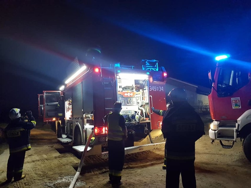 Druhowie z Ochotniczej Straży Pożarnej w Potaszni wyjeżdżali do pożaru obory we wsi Jemieliste