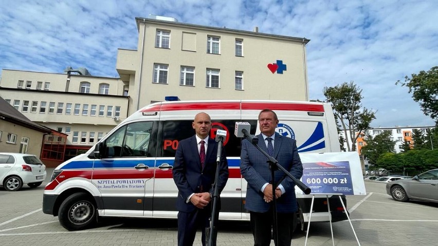 Nowe inwestycje w szpitalu w Trzciance. To nie tylko ambulans 