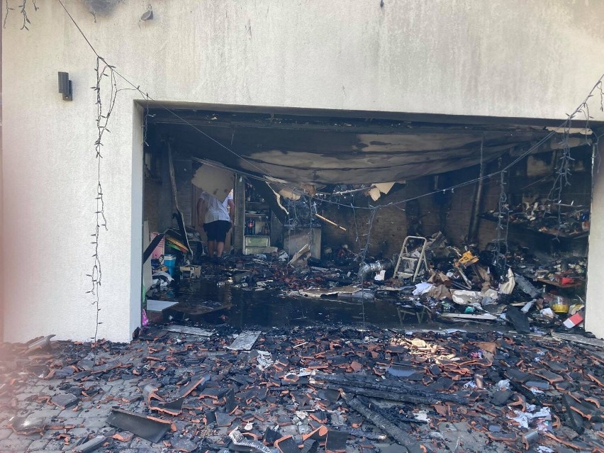 Skala zniszczeń po pożarze domu w Modrzewiu jest ogromna