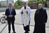 Biskup łowicki pobłogosławił parking przy ulicy Jagiellońskiej ZDJĘCIA