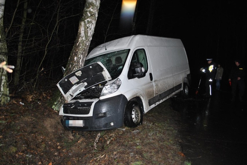 Tragiczny wypadek na drodze Stobiecko Szlacheckie-Rożny. Zginęła kobieta