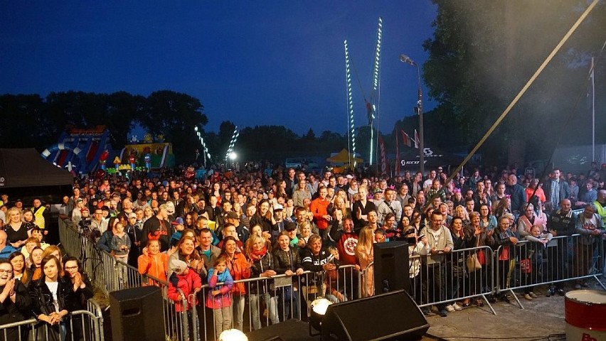 Łasińska gala disco polo. Tłumy bawiły się w amfiteatrze [zdjęcia]