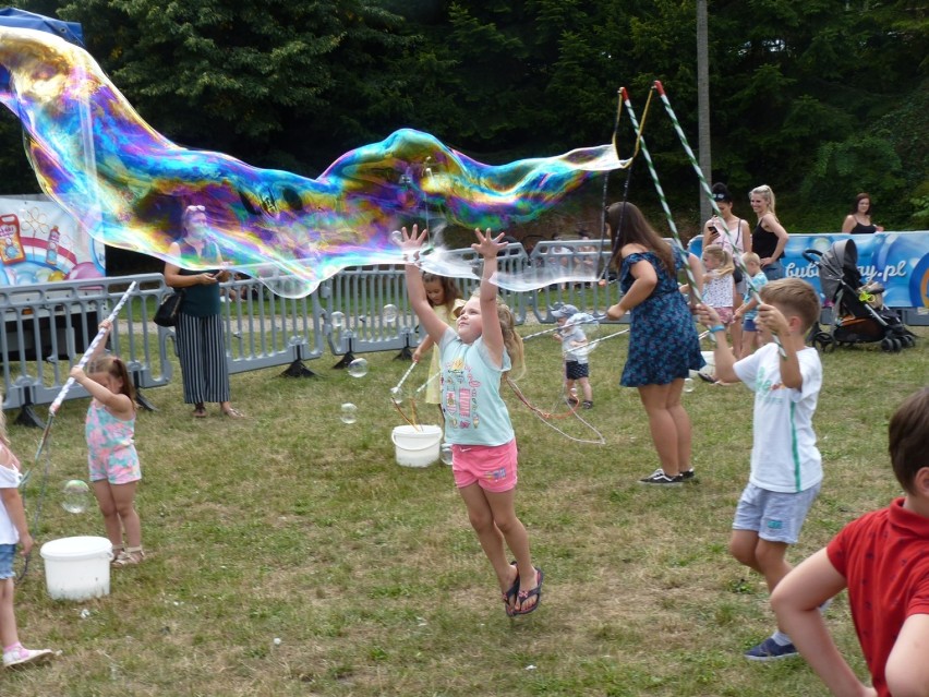 Radomsko: Bubble Day, czyli dzień baniek mydlanych w Parku Solidarności [ZDJĘCIA, FILM]