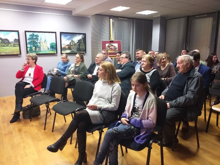 Kolejne spotkanie z przewodnikiem przy kawie i herbacie zorganizowała Lokalna Organizacja Turystyczna w Jędrzejowie (ZDJĘCIA)