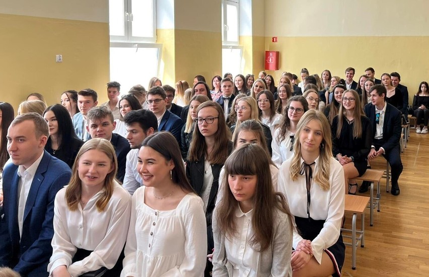 Zakończenie roku w Liceum Ogólnokształcącym w Poddębicach 2022 ZDJĘCIA