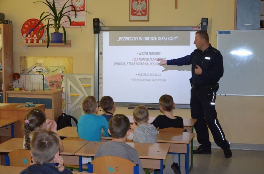 ,,Uczę się bezpieczeństwa” - spotkania policjantów z najmłodszymi uczniami