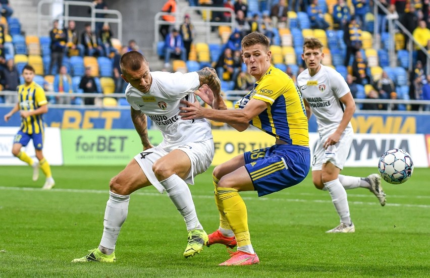 Fortuna 1. Liga. Arka Gdynia wygrała z Puszczą Niepołomice. Dwie bramki Karola Czubaka! [25.09.2021]