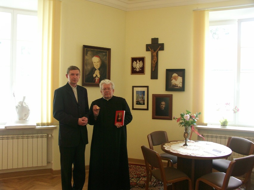 Gołaczewy: relikwie Jana Pawła II i ks. Jerzego Popiełuszki trafią do kościoła [ZDJĘCIA]