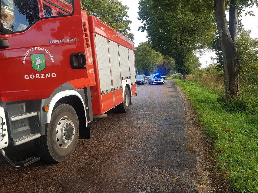 Śmiertelny wypadek na trasie Górzno-Zaborowo. Samochód uderzył w drzewo. Kierowca nie żyje