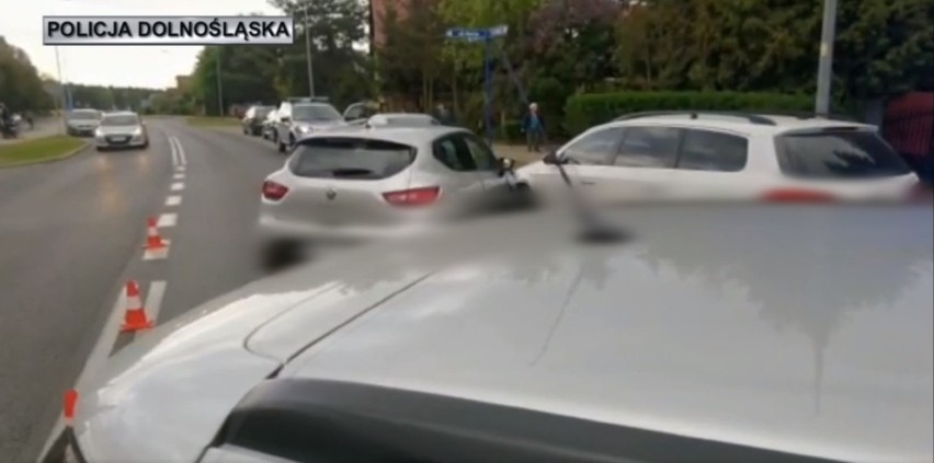 60-latka z Lubina była tak pijana, że uderzyła w zaparkowane auto [ZDJĘCIA]